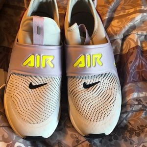 Girls youth size 7 Nike